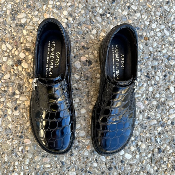 Donald J Pliner black crocodile embossed leather zip loafers shoes - Picture 2 of 10